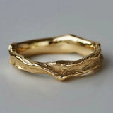 Anillo de oro forjado vintage