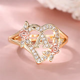 Anillo A de oro y cristales