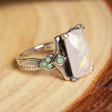 Anillo Vintage de Ópalo Plateado